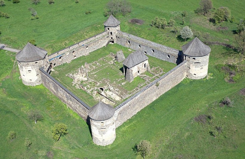 Pevnosť Bzovík, Slovakia, Slovakia
